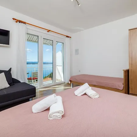 Apartamento Maja 100m From The Dramalj