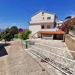 Maja Apartments 100M From The Beach Apartamento