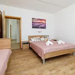 Apartamento Maja Apartments 100M From The Beach