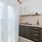 Maja Apartments 100M From The Beach Apartamento