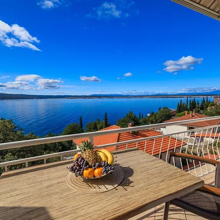 Maja Apartments 100M From The Beach アパート ドラマリ