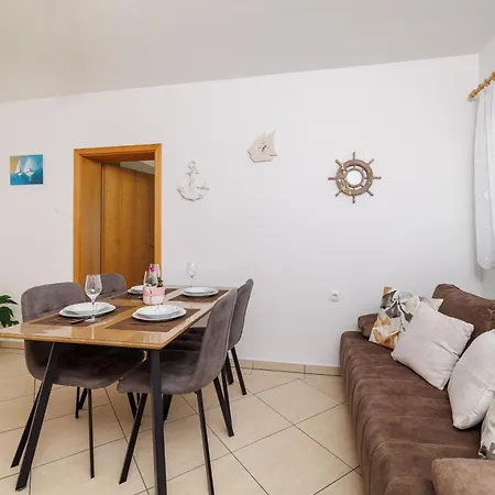 Maja Apartments 100M From The Beach * ドラマリ