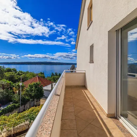 Maja Apartments 100M From The Beach アパート