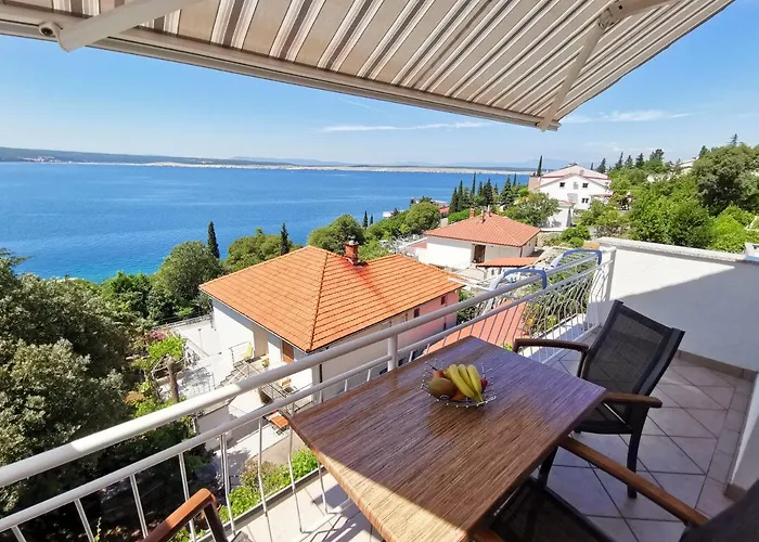 Maja Apartments 100M From The Beach ドラマリ