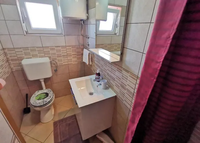 Maja Apartments 100M From The Beach アパート *