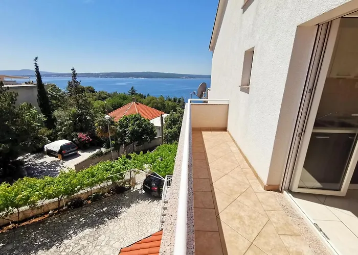 Maja Apartments 100M From The Beach ドラマリ