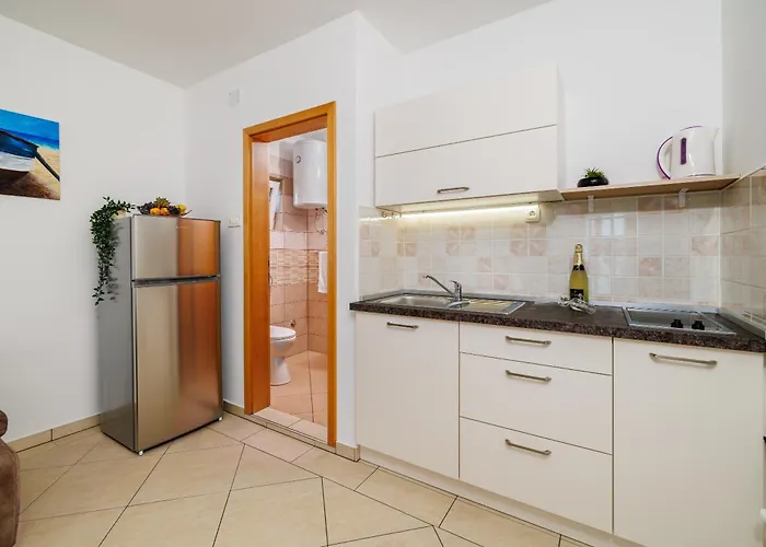 Maja Apartments 100M From The Beach