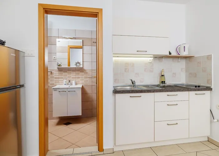 Maja Apartments 100M From The Beach アパート *