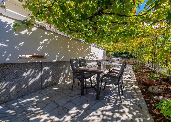 Maja Apartments 100M From The Beach * ドラマリ