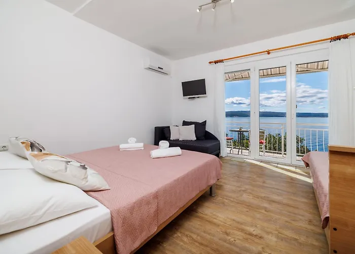 Maja Apartments 100M From The Beach アパート *